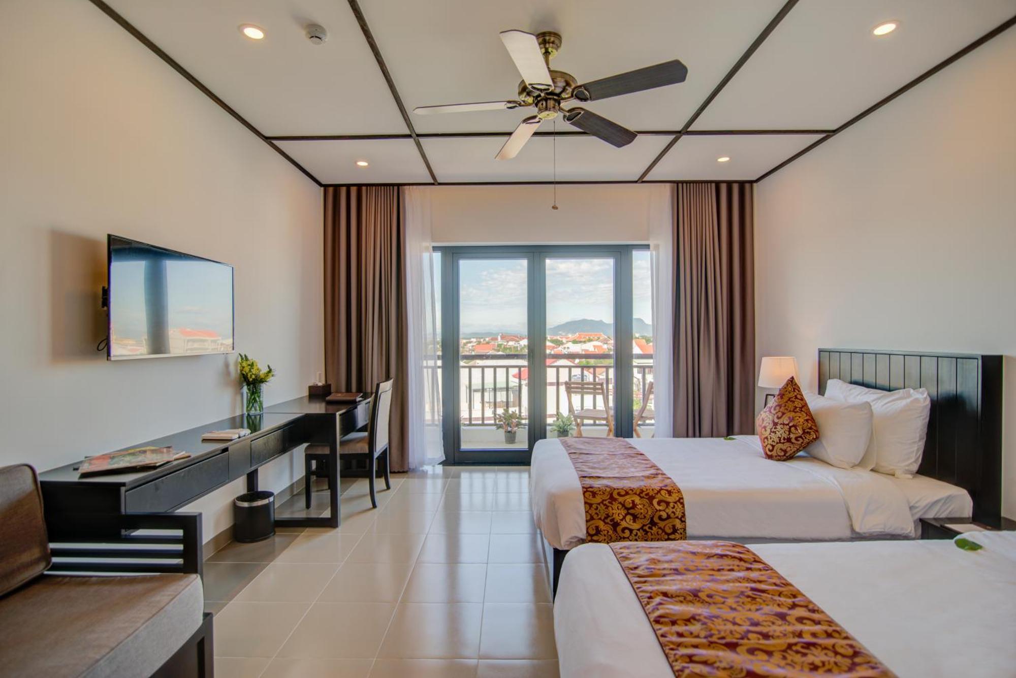 Khách sạn Golden Pearl 4*