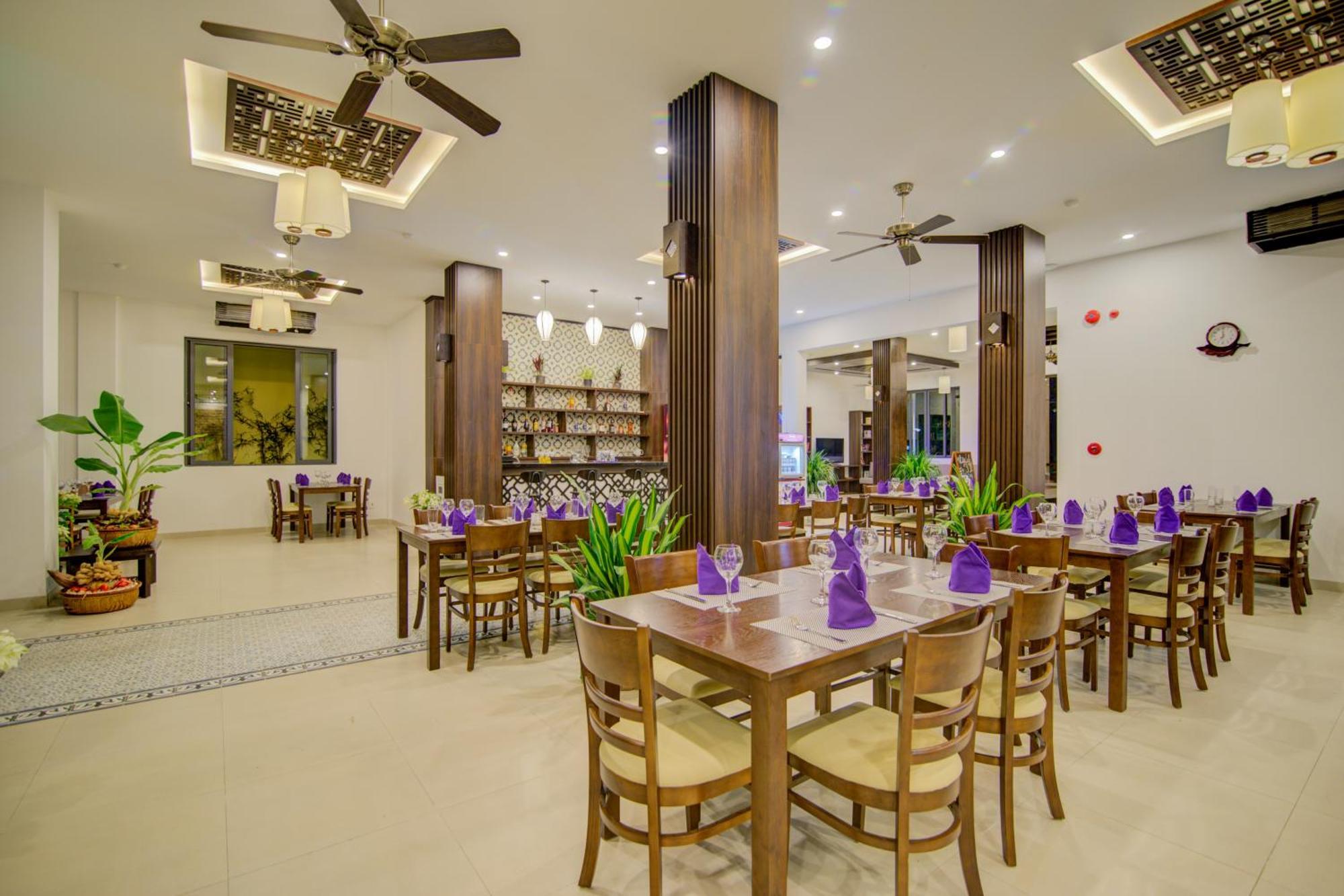 Khách sạn Golden Pearl
