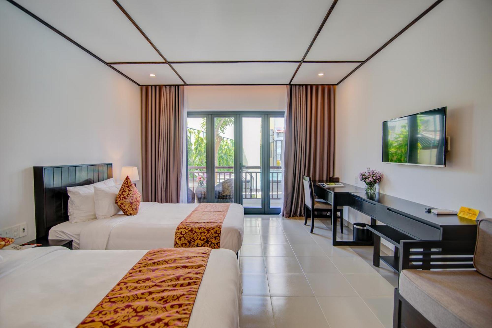 Khách sạn Golden Pearl 4*
