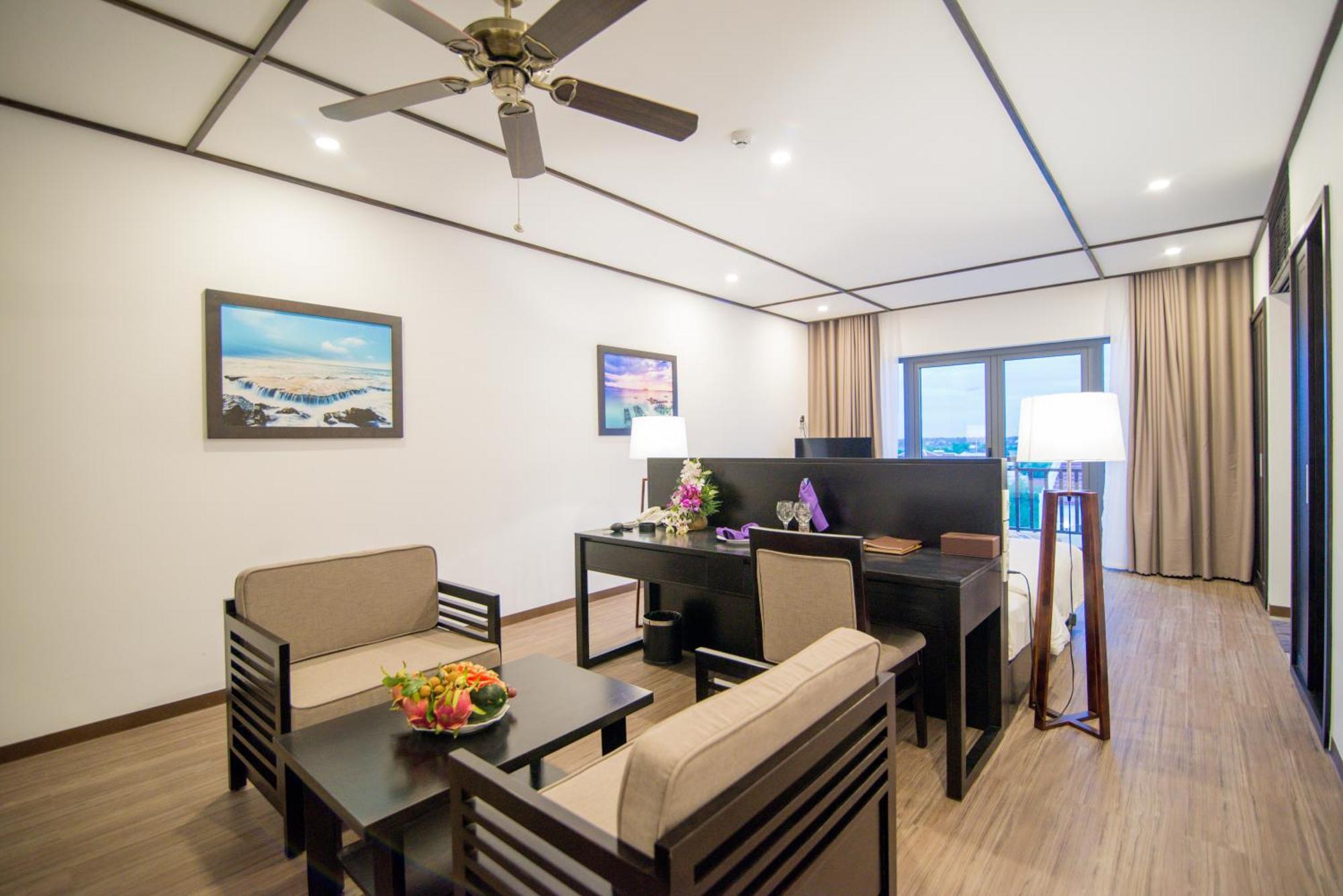 Khách sạn Golden Pearl 4*
