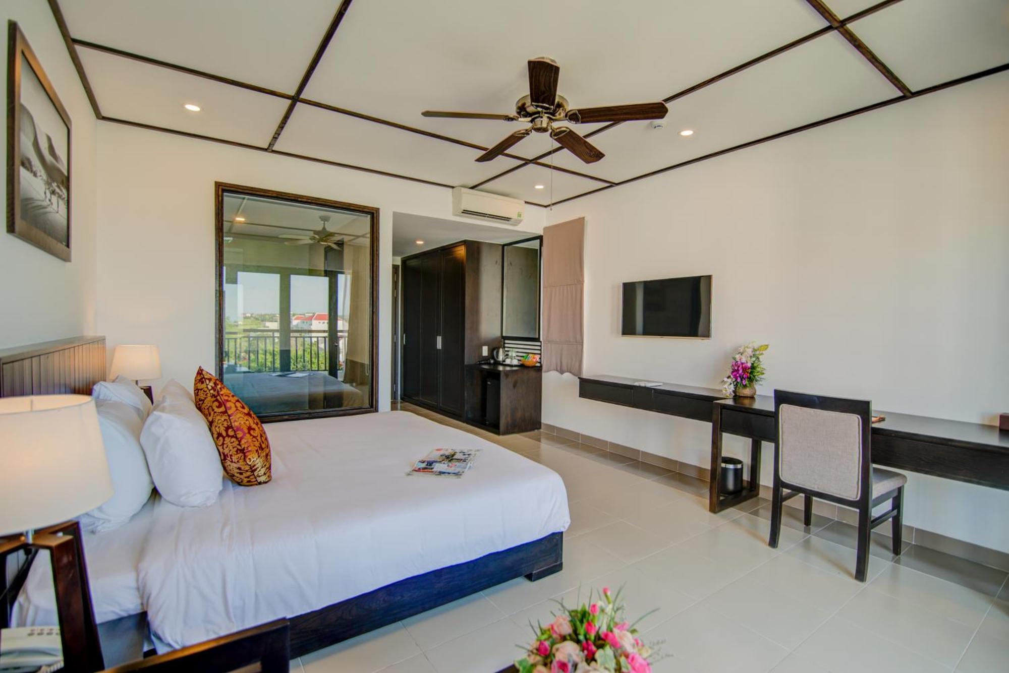 Khách sạn Golden Pearl 4*