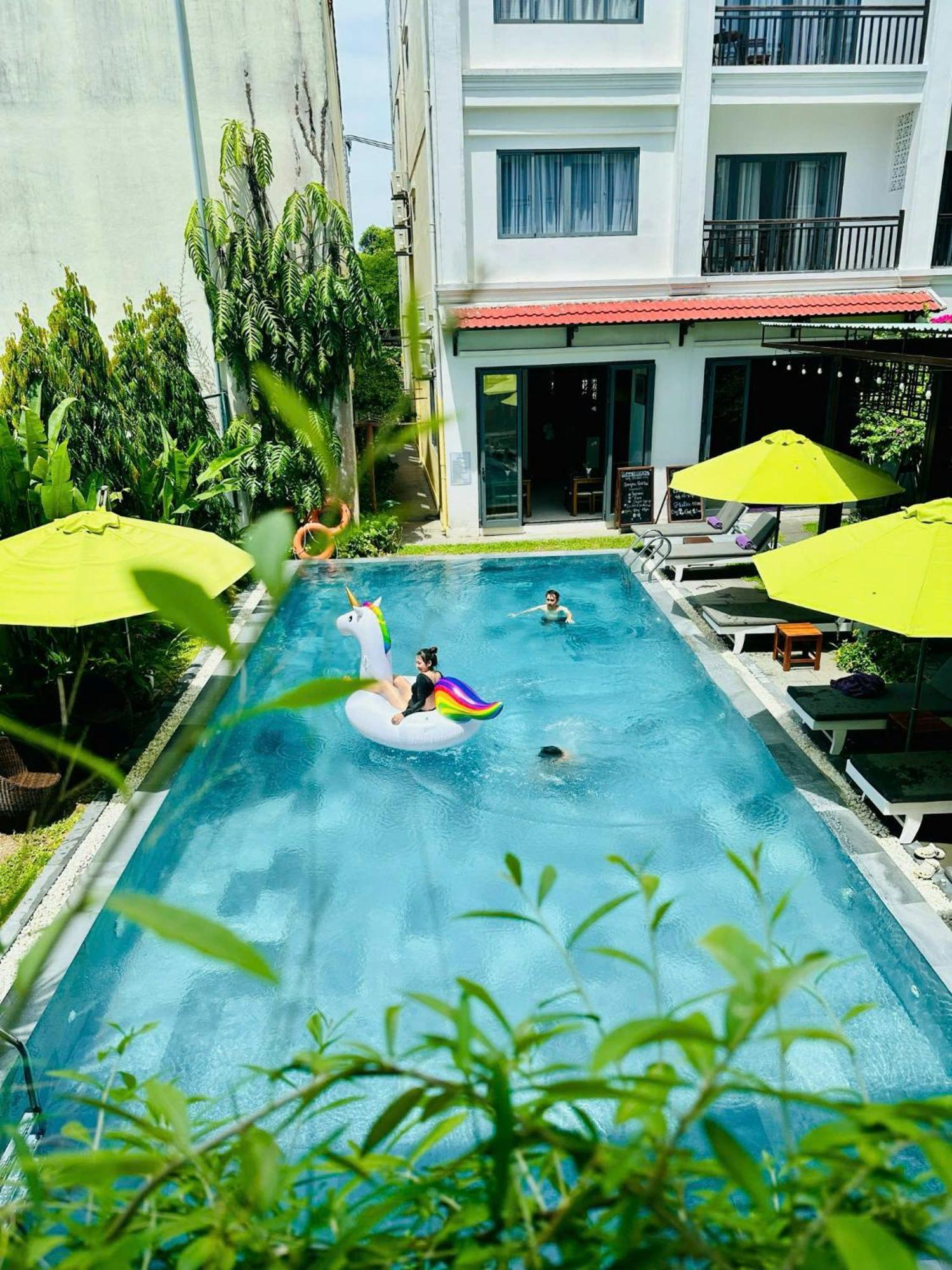 Khách sạn Golden Pearl